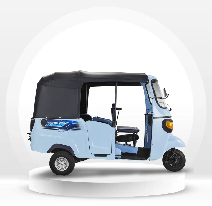 Piaggio E-City FX Image-2